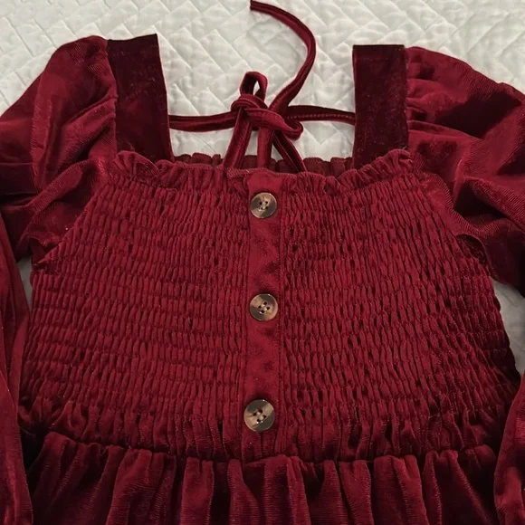 Long sleeve velvet red dress. - Picture 3 of 3
